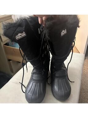 Black Polar winter boots with faux fur lining #winterboots